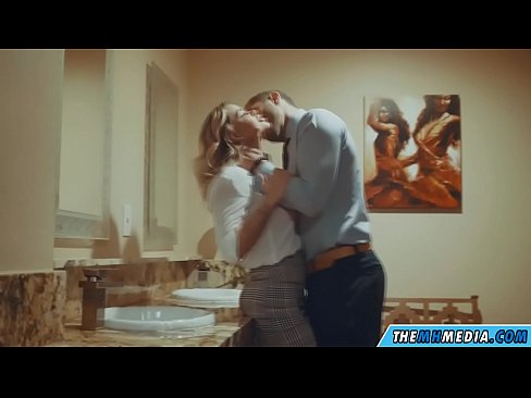 ❤️ 當一個豐滿的金發女郎在公共廁所引誘你時 ❤️ 性 在我們這裡 zh-tw.pornofilmtv.ru ❤